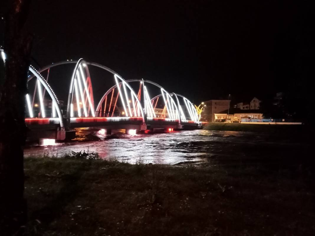 Samsun’u sağanak vurdu: Terme Çayı taştı - Resim: 2